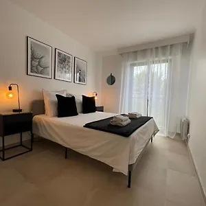 Appartement Domaine D'ahmosis, Modern 2 Bedrooms Refurbished Apartment, F3 Moderne Fraichement Rénové, Le Cannet