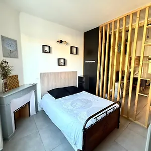 Appartement Wood Desing Proche Cannes, Le Cannet